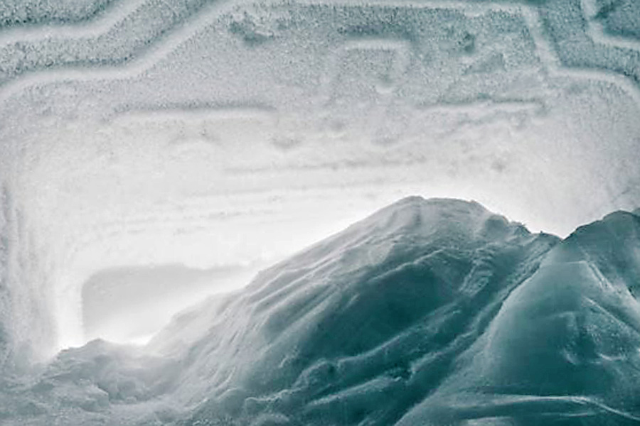 Холодильник Bosch  Намерзает снег и лёд